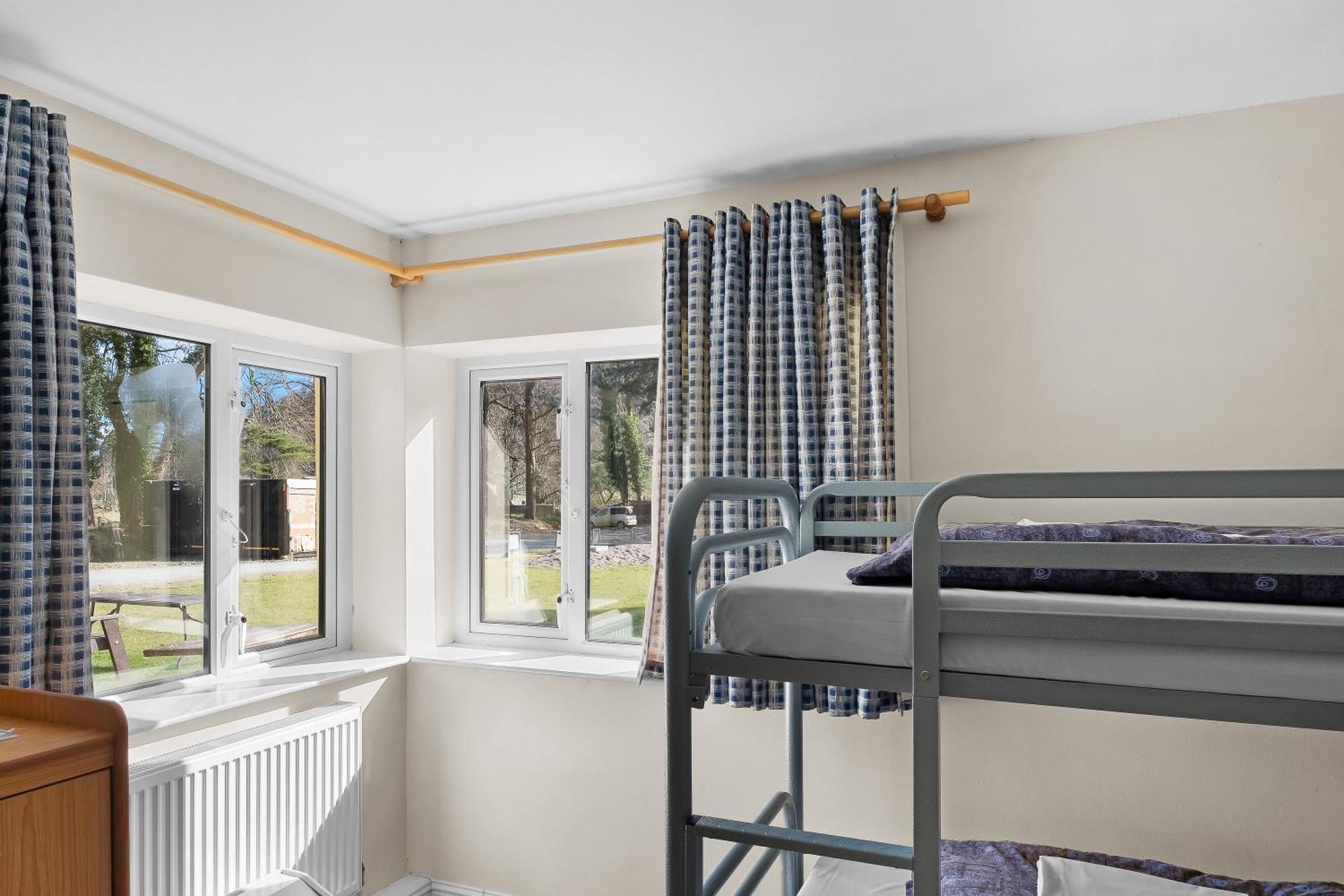 לארה Glendalough International Youth Hostel מראה חיצוני תמונה