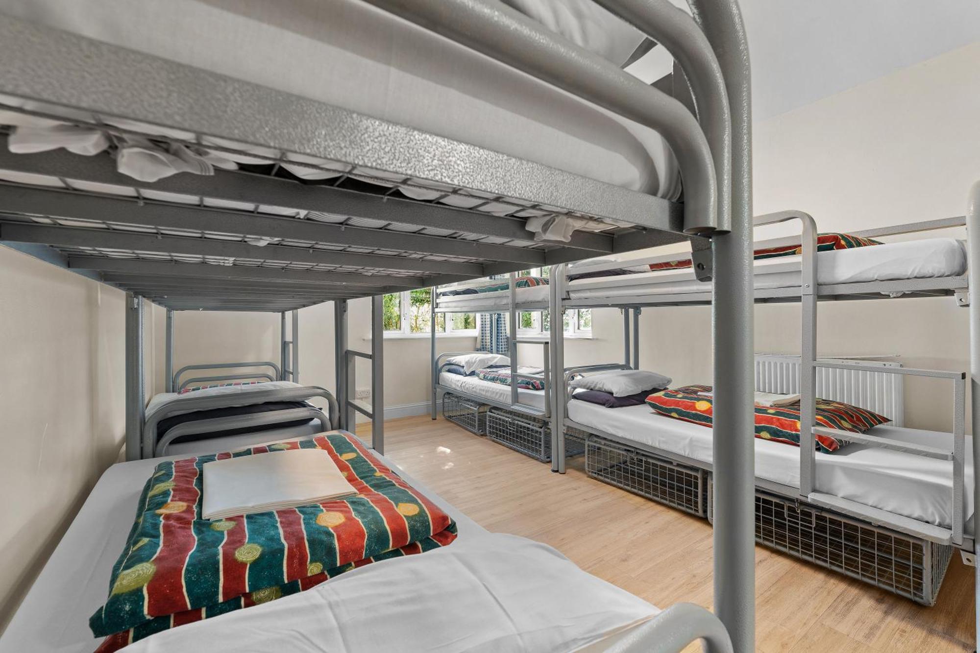 לארה Glendalough International Youth Hostel מראה חיצוני תמונה