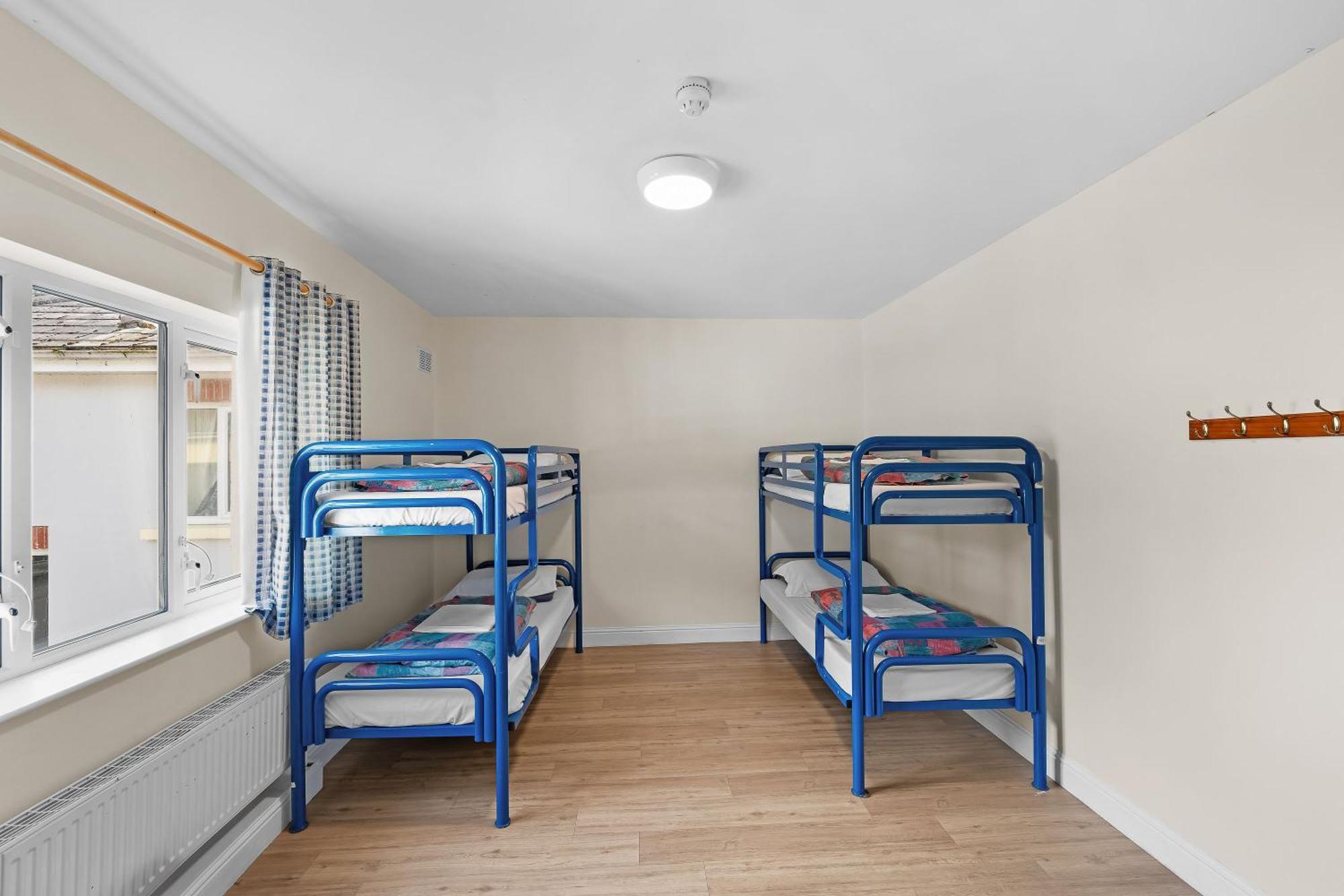 לארה Glendalough International Youth Hostel מראה חיצוני תמונה