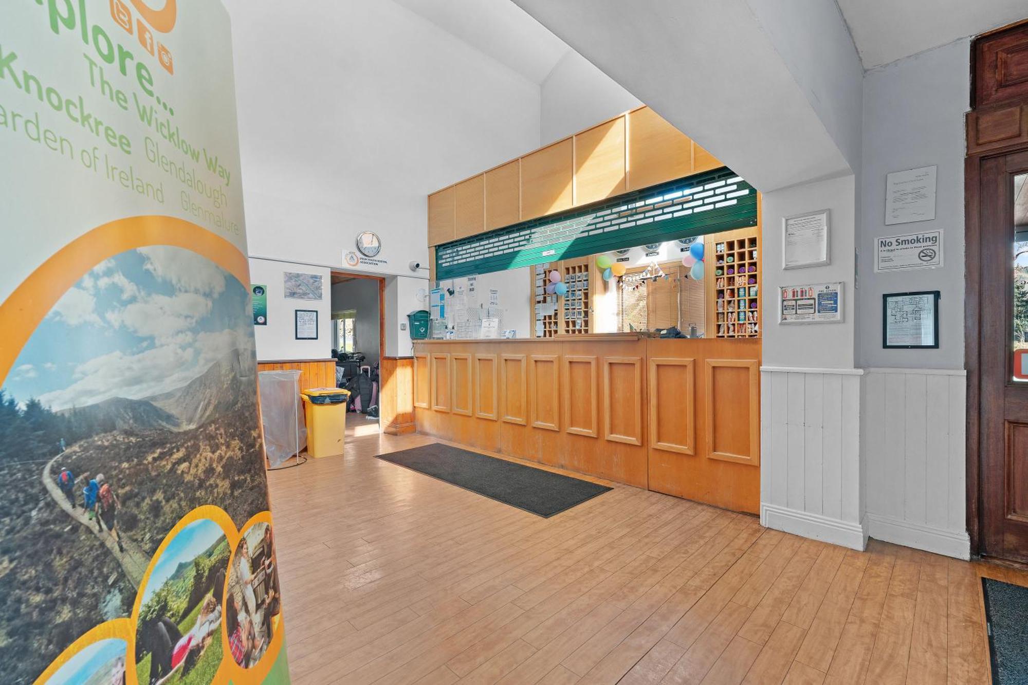 לארה Glendalough International Youth Hostel מראה חיצוני תמונה