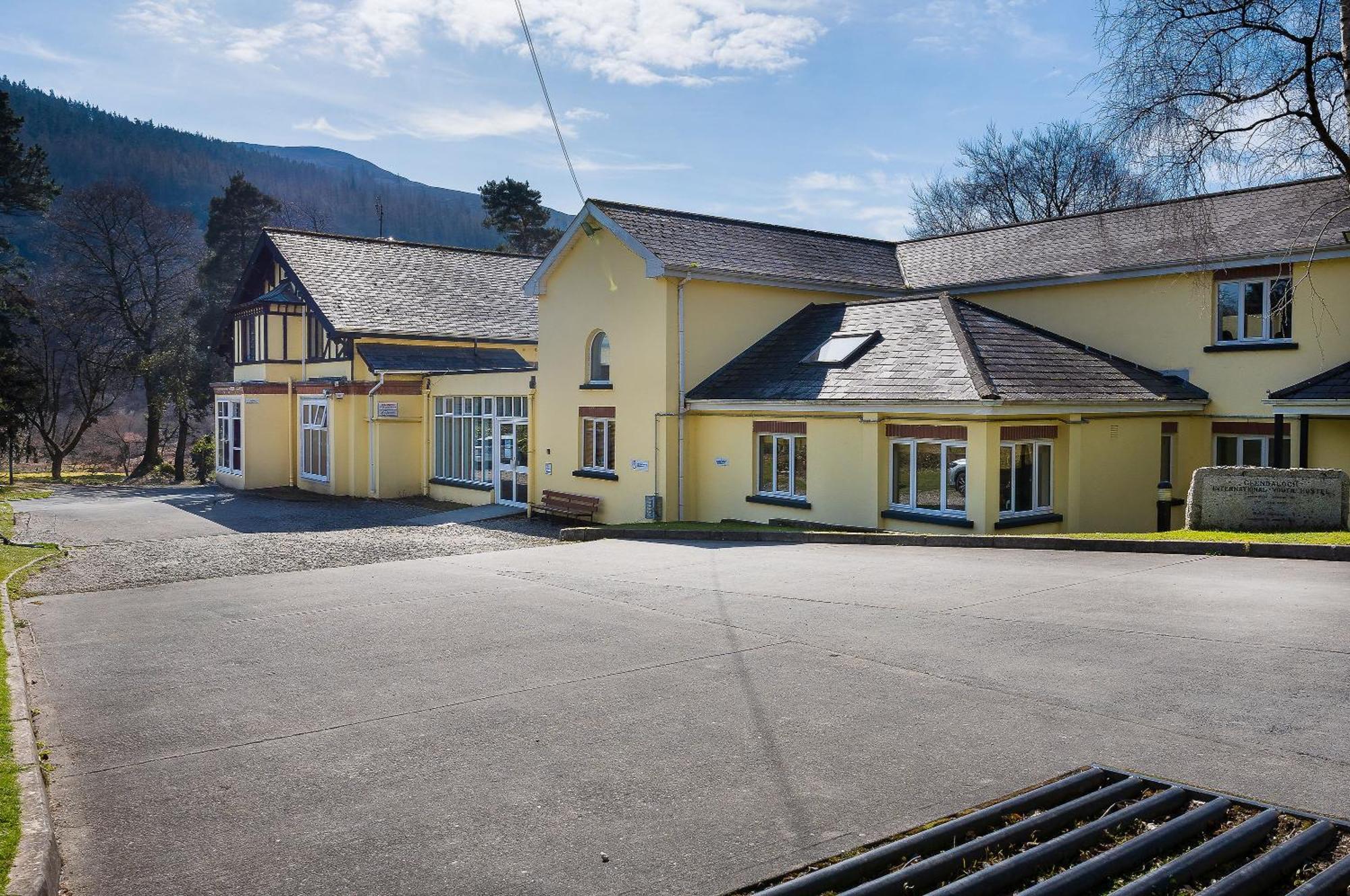 לארה Glendalough International Youth Hostel מראה חיצוני תמונה