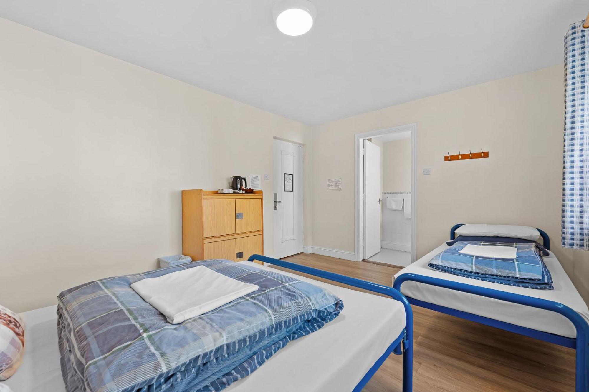 לארה Glendalough International Youth Hostel מראה חיצוני תמונה