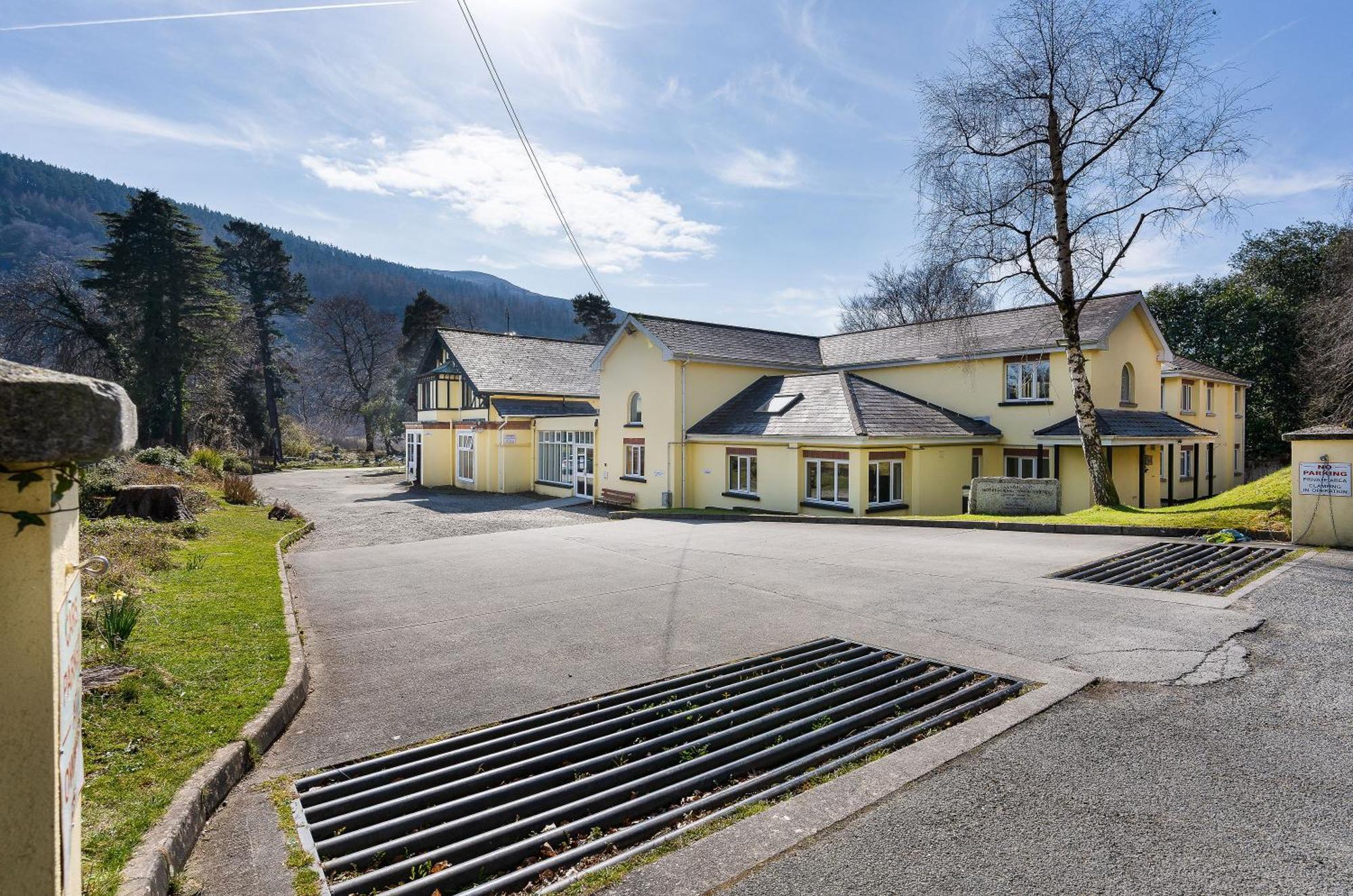 לארה Glendalough International Youth Hostel מראה חיצוני תמונה