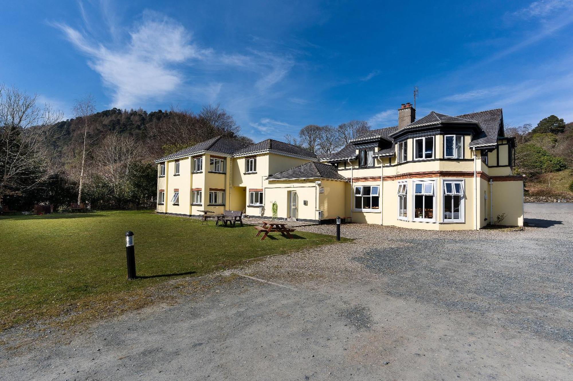 לארה Glendalough International Youth Hostel מראה חיצוני תמונה